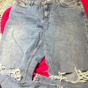 TopShop Mom Ripped Boyfriend Jeans